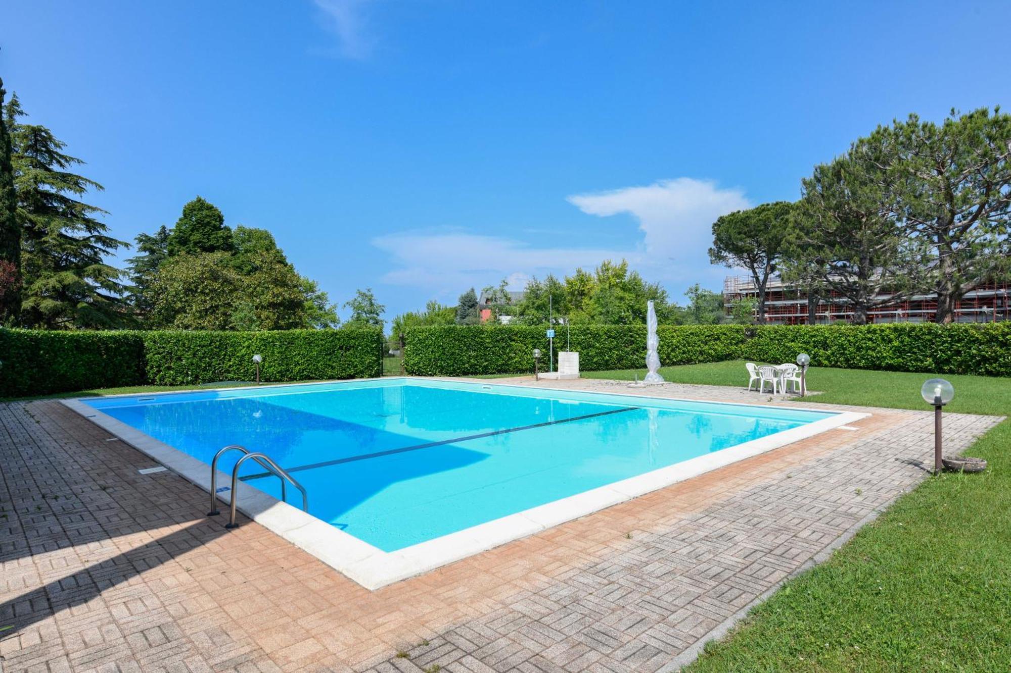 Breeze Apartment Desenzano del Garda Exterior foto